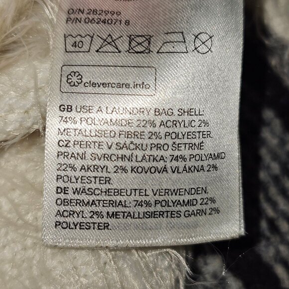 H&M Girls Fuzzy White Sweater With Star Design Size 8-10 - Picture 7 of 8